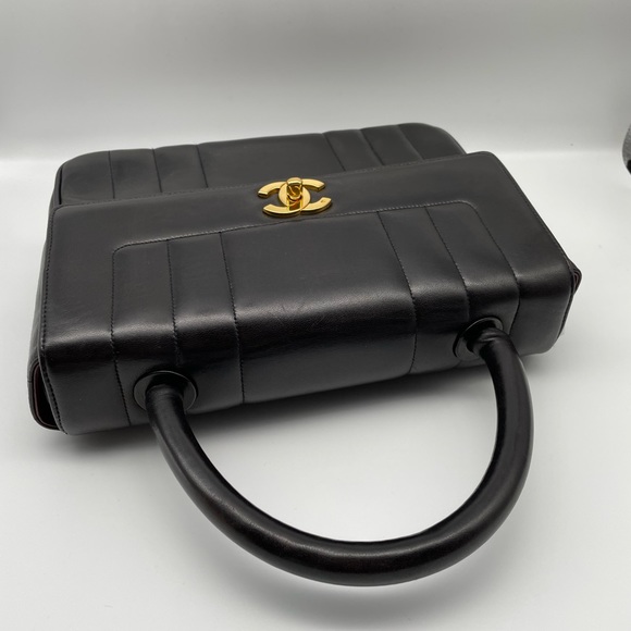 Chanel - Picture 4 of 16